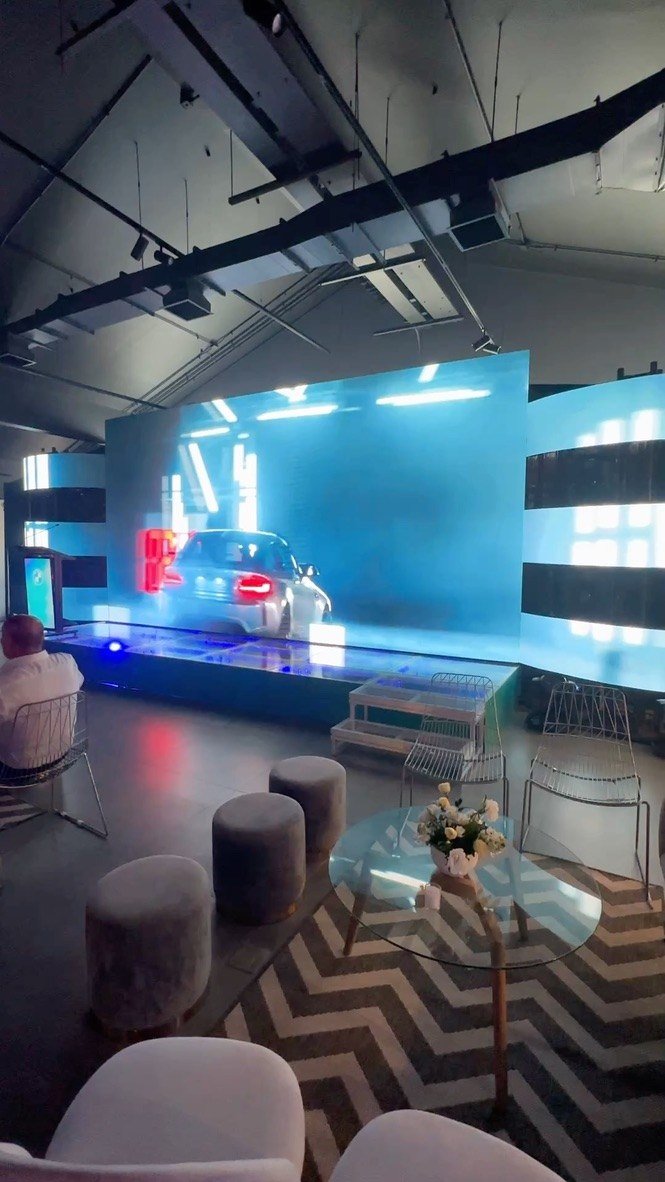 Escenario transparente en evento 2