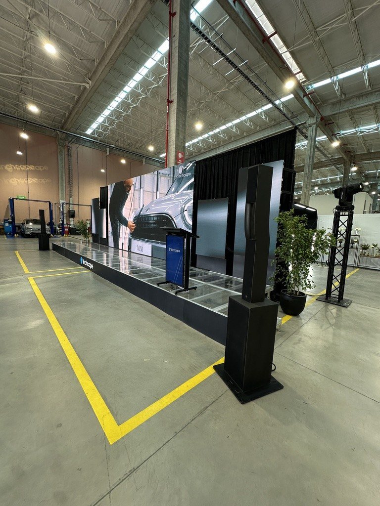 Escenario transparente en evento 3